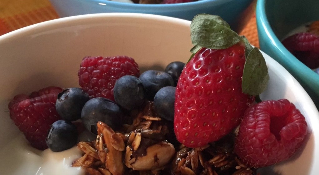 Granola con cioccolato e banana